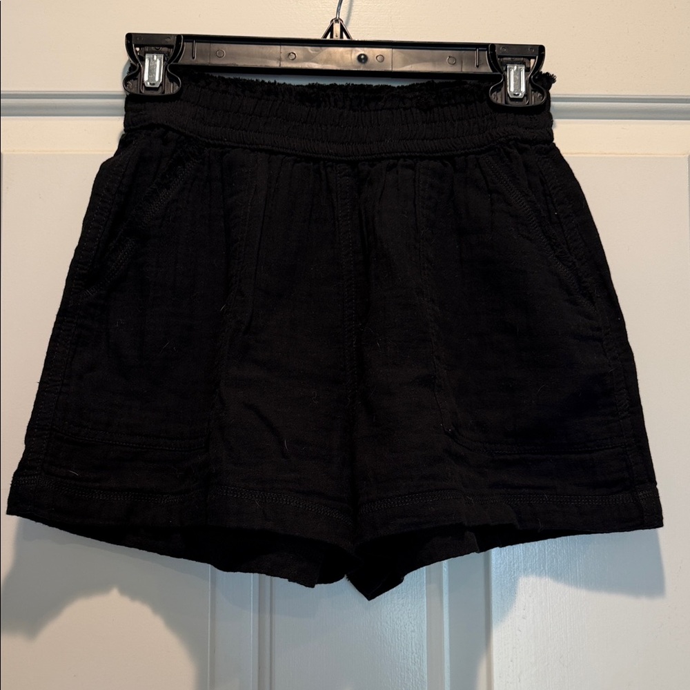 SO Black High-Waist Elastic Shorts